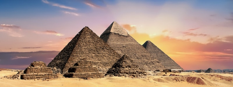 Mga Pyramids ni Giza